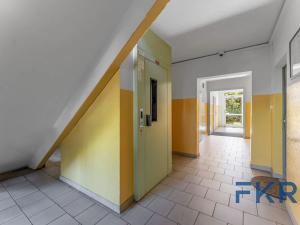 Prodej bytu 2+kk, Praha - Prosek, Zárybská, 42 m2