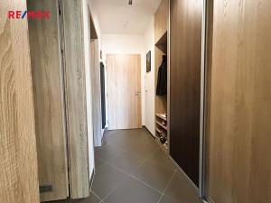 Pronájem bytu 2+kk, Praha - Horní Měcholupy, Mantovská, 52 m2