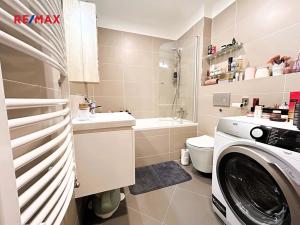 Pronájem bytu 2+kk, Praha - Horní Měcholupy, Mantovská, 52 m2