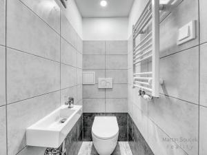 Prodej kanceláře, Praha - Libeň, Vacínova, 66 m2
