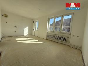 Prodej bytu 3+1, Krupá, 69 m2