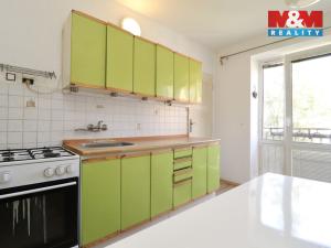 Prodej bytu 2+1, Karlovy Vary - Drahovice, nám. V. Řezáče, 58 m2