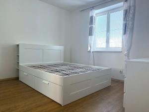 Pronájem bytu 2+kk, Znojmo, Sokolská, 66 m2