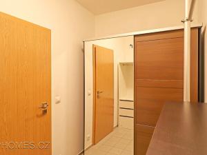 Pronájem bytu 2+kk, Praha - Holešovice, U průhonu, 69 m2