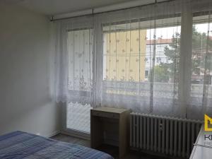 Pronájem bytu 3+1, Praha - Kamýk, Otradovická, 82 m2
