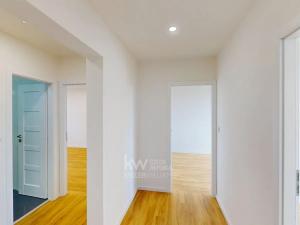 Pronájem bytu 3+kk, Praha - Kobylisy, Famfulíkova, 65 m2