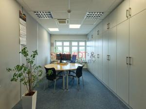 Pronájem kanceláře, Hustopeče, Herbenova, 526 m2