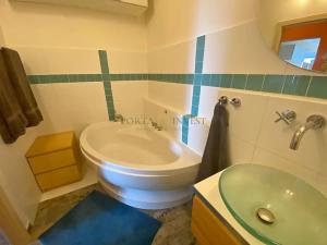 Pronájem bytu 2+kk, Praha - Troja, Krynická, 47 m2
