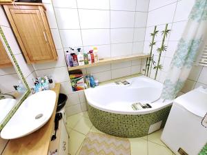 Prodej bytu 3+kk, Milovice, Slepá, 65 m2