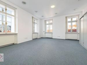 Pronájem obchodního prostoru, České Budějovice, Piaristická, 64 m2