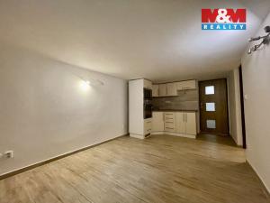 Prodej atypického bytu, Slaný, Ouvalova, 37 m2