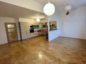 Pronájem bytu 2+kk, Tábor, Husovo nám., 60 m2