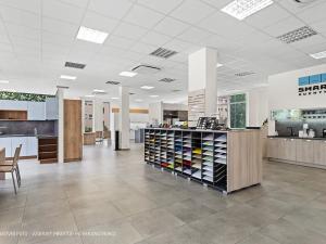 Pronájem obchodního prostoru, Praha - Hloubětín, Poděbradská, 326 m2