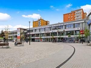 Pronájem obchodního prostoru, Praha - Hloubětín, Poděbradská, 326 m2
