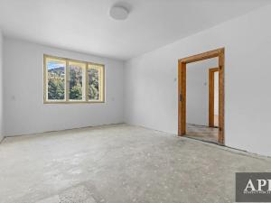 Prodej rodinného domu, Lopeník, 181 m2