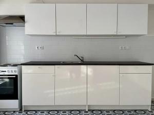Pronájem bytu 1+kk, Studená, nám. Sv. J. Nepomuckého, 28 m2