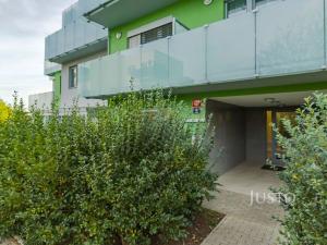Pronájem bytu 1+kk, Praha - Řeporyje, Kakosova, 33 m2