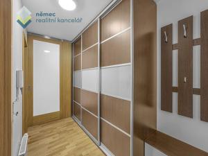 Pronájem bytu 1+kk, Praha - Karlín, Křižíkova, 48 m2