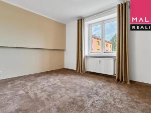 Prodej atypického bytu, Ostrov, Hlavní třída, 141 m2