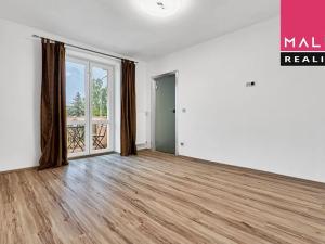 Prodej atypického bytu, Ostrov, Hlavní třída, 141 m2