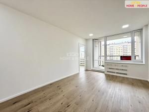 Prodej bytu 4+kk, Praha - Kobylisy, Chabařovická, 69 m2