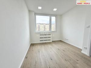 Prodej bytu 4+kk, Praha - Kobylisy, Chabařovická, 69 m2