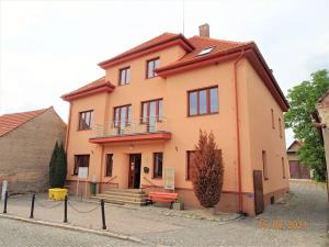 Pronájem bytu 1+1, Byšice, Mělnická, 42 m2