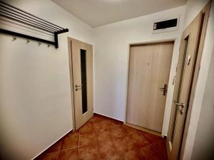 Pronájem bytu 2+kk, Karlík, K Třešňovce, 34 m2
