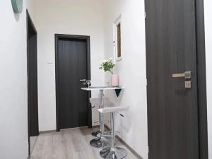 Pronájem bytu 2+1, Praha - Holešovice, 45 m2