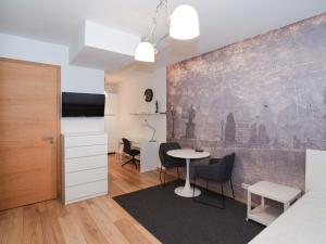 Pronájem bytu 1+kk, Praha - Žižkov, Štítného, 34 m2