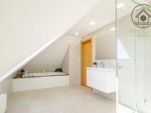 Prodej bytu 2+1, Praha - Suchdol, Brandejsovo náměstí, 116 m2