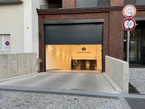 Pronájem garážového stání, Praha, Bělehradská, 5 m2