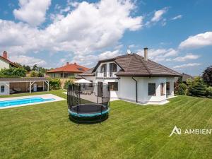 Prodej rodinného domu, Moravany, 360 m2