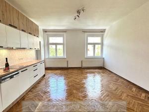 Pronájem bytu 2+kk, Praha - Žižkov, V okruží, 78 m2