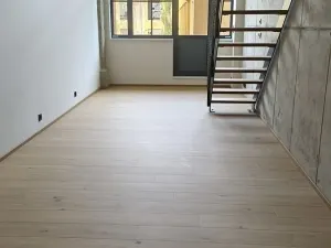Pronájem bytu 2+kk, Praha - Vysočany, Kolbenova, 58 m2