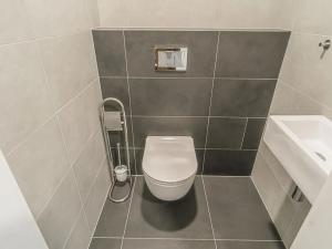 Pronájem bytu 3+kk, Praha - Prosek, Litoměřická, 78 m2