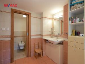 Prodej kanceláře, Lomnice, 298 m2