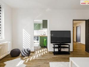 Prodej bytu 3+1, Karlovy Vary, Okružní, 65 m2