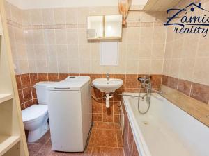 Prodej bytu 2+1, Kladno, U výtopny, 53 m2