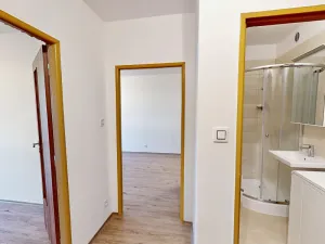 Pronájem bytu 2+kk, Praha - Kobylisy, Šiškova, 45 m2