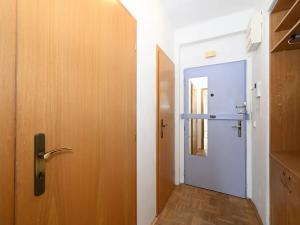Pronájem bytu 2+kk, Praha - Dejvice, Kafkova, 56 m2