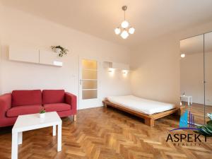 Pronájem bytu 1+kk, Praha - Podolí, Dvorecké náměstí, 30 m2