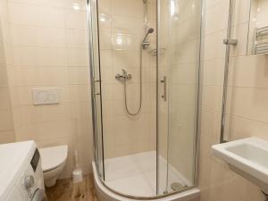 Pronájem bytu 1+kk, Praha - Podolí, Dvorecké náměstí, 30 m2