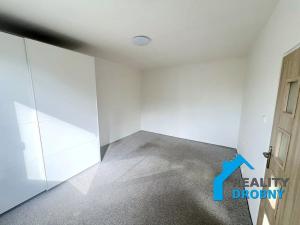 Pronájem bytu 1+1, Děčín, Jezdecká, 35 m2