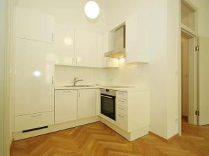 Pronájem bytu 2+kk, Praha - Vinohrady, Balbínova, 66 m2