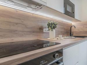 Pronájem bytu 2+kk, Praha - Prosek, Litoměřická, 56 m2
