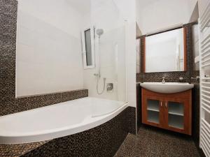 Pronájem bytu 2+1, Praha - Žižkov, Přemyslovská, 70 m2