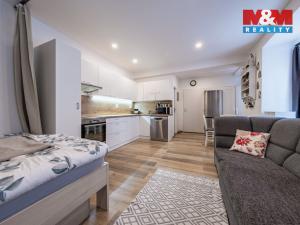 Prodej bytu 2+kk, Bělá pod Bezdězem, Masarykovo náměstí, 54 m2