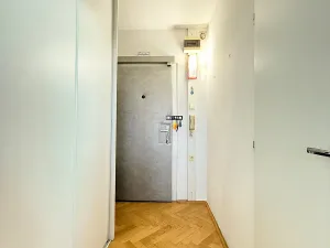 Pronájem bytu 1+kk, Praha - Řepy, Bazovského, 32 m2