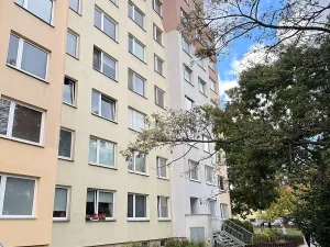 Pronájem bytu 1+kk, Praha - Řepy, Bazovského, 32 m2